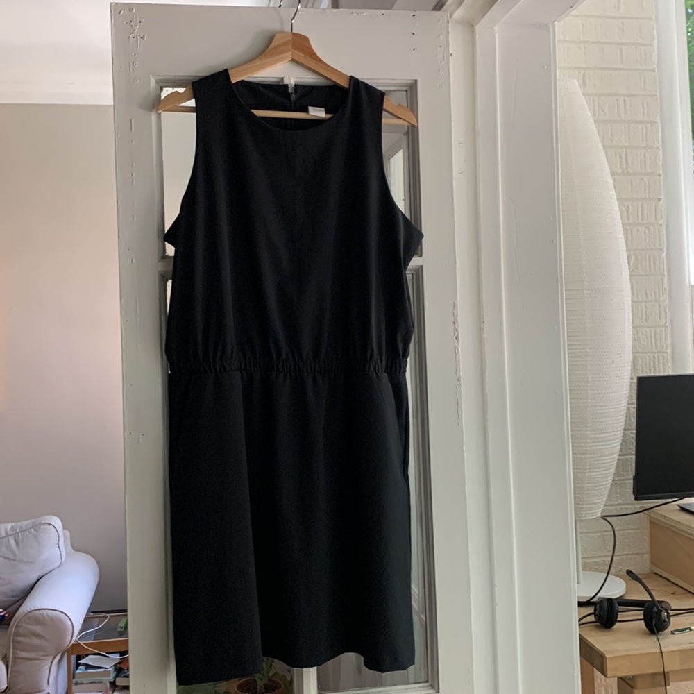 Little black exercise dress, size XL